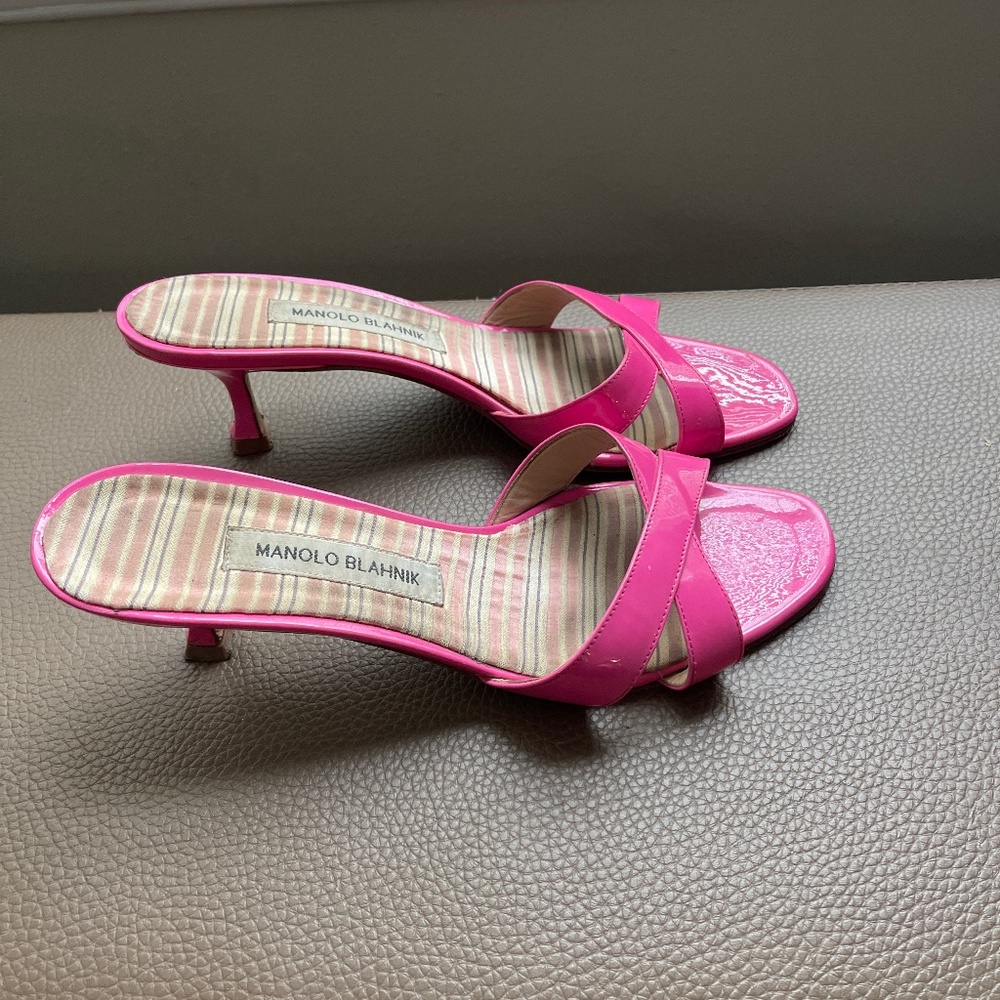 Pink Manolo Blahnik Leather Slides